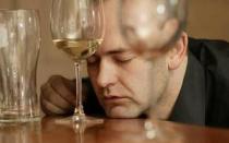 Cómo recuperar la sobriedad en media hora: métodos probados: remedios caseros sencillos Lo que necesitas comer para recuperar la sobriedad