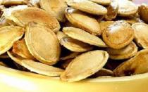 Do pumpkin seeds help against worms and parasites, how to take them and what do reviews say about the treatment of adults and children?
